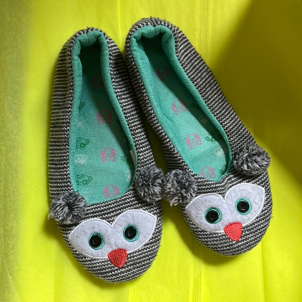 SOLD❣️Cozy Owl Slippers
